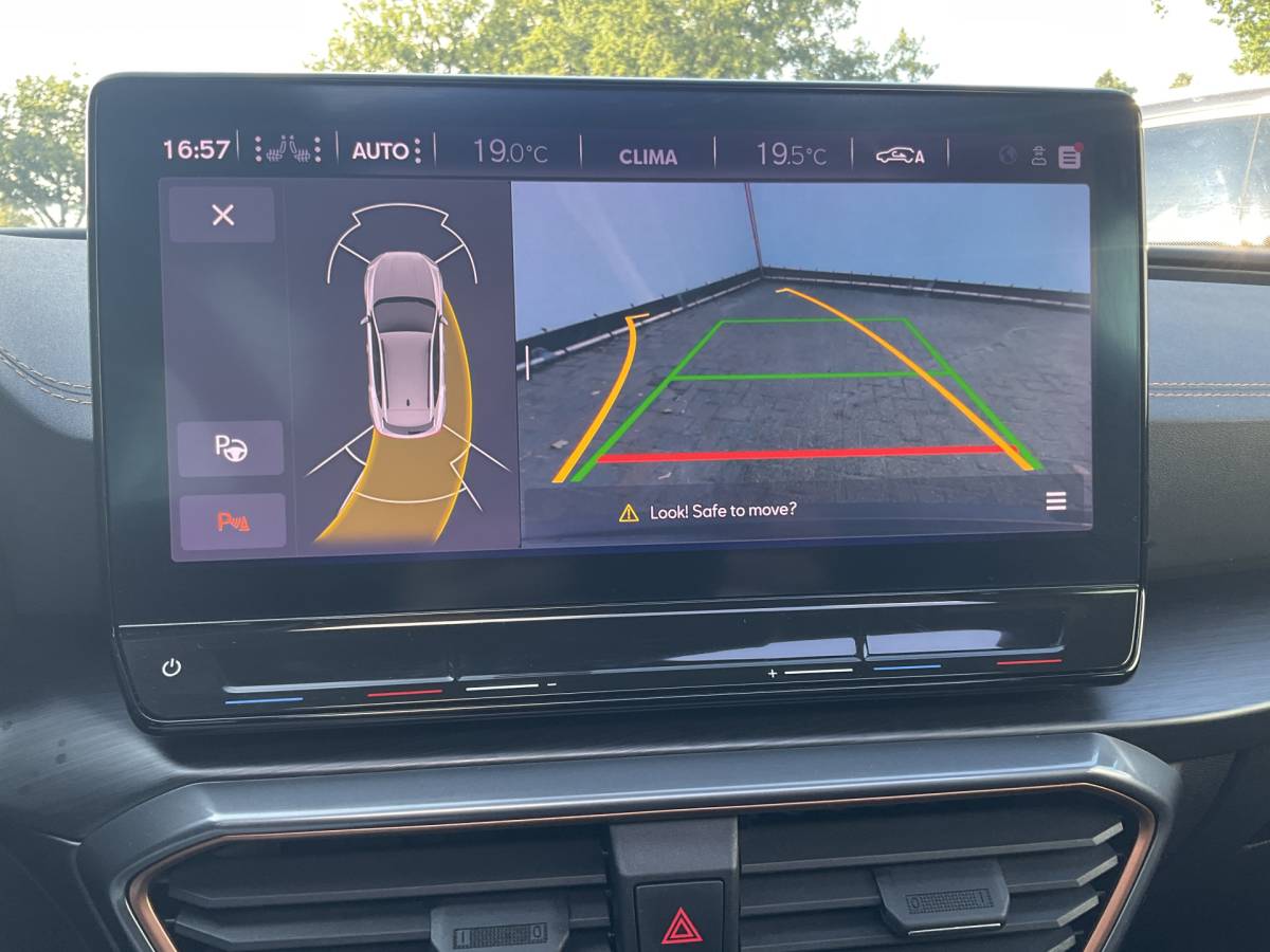 CUPRA Formentor CUPRA Formentor 1.5 TSI Pano.dak Adap.Cruise Memory Keyless Stoel/Stuurverw Leder Vol opties!