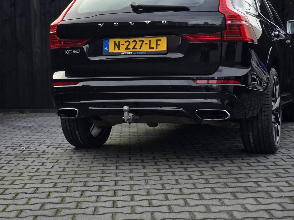Volvo XC60 Volvo XC60 2.0 T5 AWD R-Design| Trekhaak| Memory| Stoelverw.