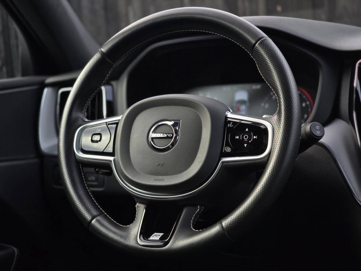 Volvo XC60 Volvo XC60 2.0 T5 AWD R-Design| Trekhaak| Memory| Stoelverw.