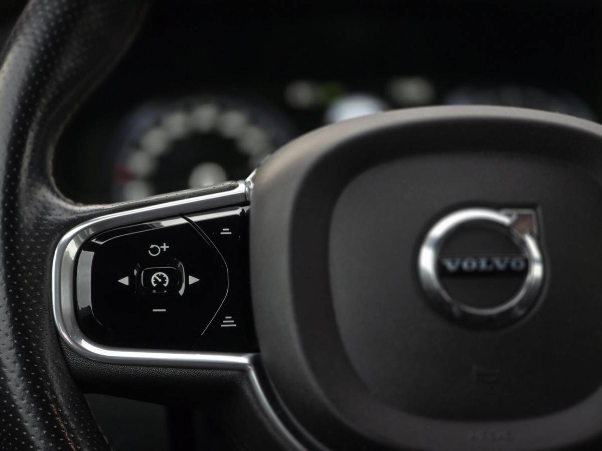 Volvo XC60 Volvo XC60 2.0 T5 AWD R-Design| Trekhaak| Memory| Stoelverw.