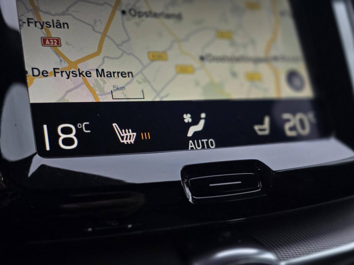 Volvo XC60 Volvo XC60 2.0 T5 AWD R-Design| Trekhaak| Memory| Stoelverw.