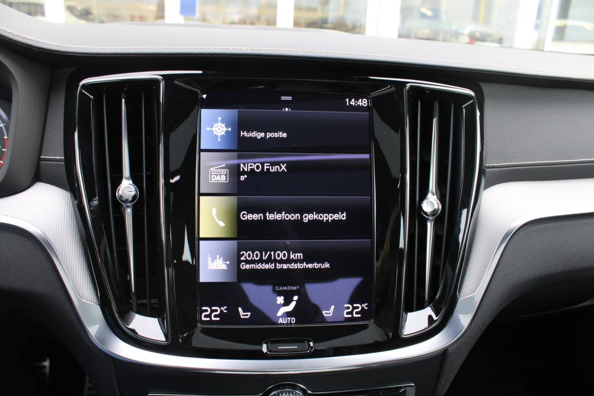 Volvo S60 Volvo S60 B4 198PK Automaat FWD R-Design | Schuif/kanteldak | Zonnescherm achteruit | El. Stoel | BLIS | Adapt. Cruise |