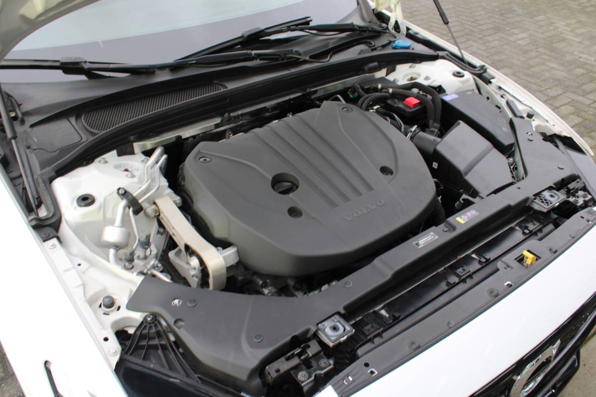 Volvo S60 Volvo S60 B4 198PK Automaat FWD R-Design | Schuif/kanteldak | Zonnescherm achteruit | El. Stoel | BLIS | Adapt. Cruise |
