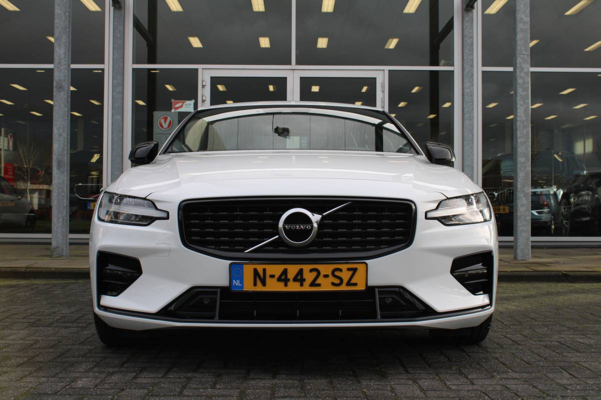 Volvo S60 Volvo S60 B4 198PK Automaat FWD R-Design | Schuif/kanteldak | Zonnescherm achteruit | El. Stoel | BLIS | Adapt. Cruise |