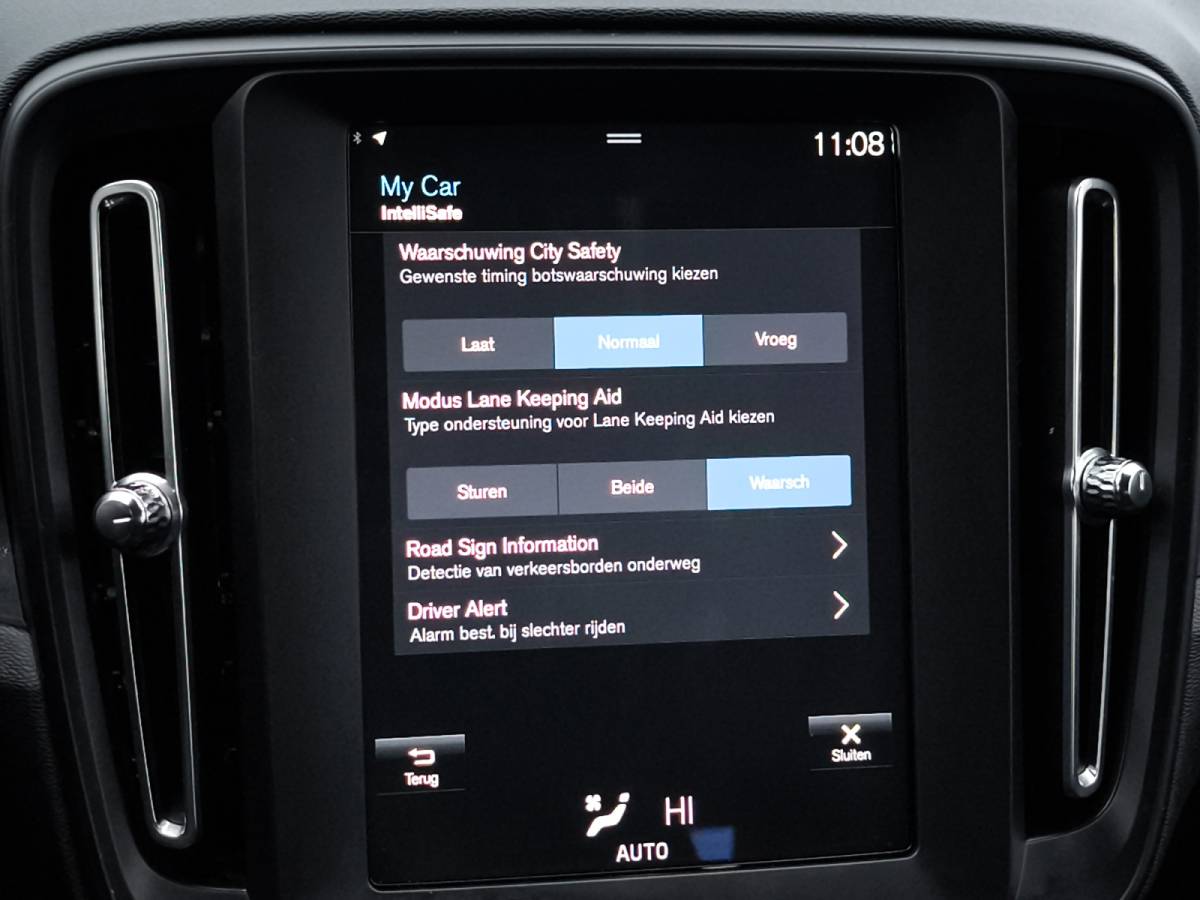 Volvo XC40 Volvo XC40 1.5 T2 Momentum Core 1e-Eig. & Dealer-Onderh. BOVAG-Garantie. NL-Auto.