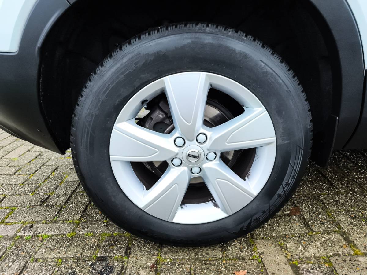 Volvo XC40 Volvo XC40 1.5 T2 Momentum Core 1e-Eig. & Dealer-Onderh. BOVAG-Garantie. NL-Auto.
