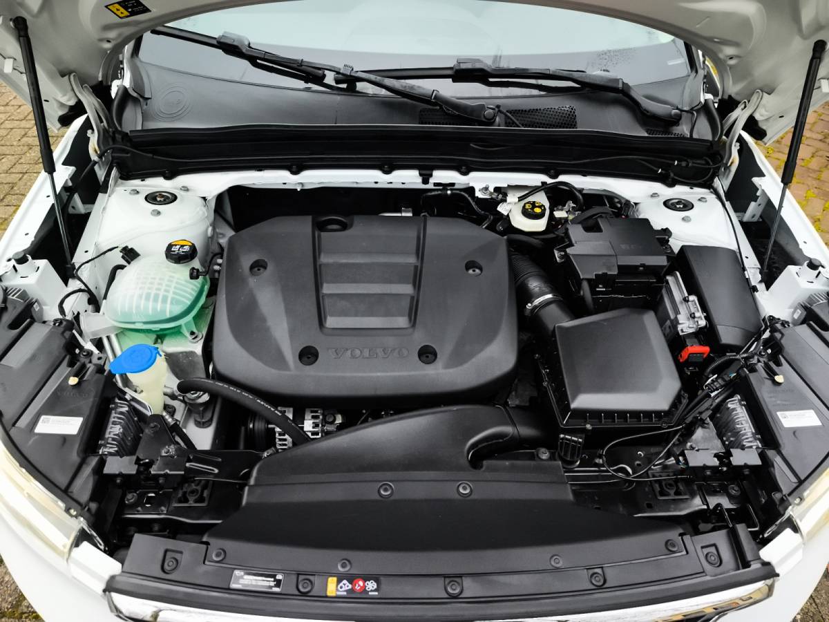 Volvo XC40 Volvo XC40 1.5 T2 Momentum Core 1e-Eig. & Dealer-Onderh. BOVAG-Garantie. NL-Auto.