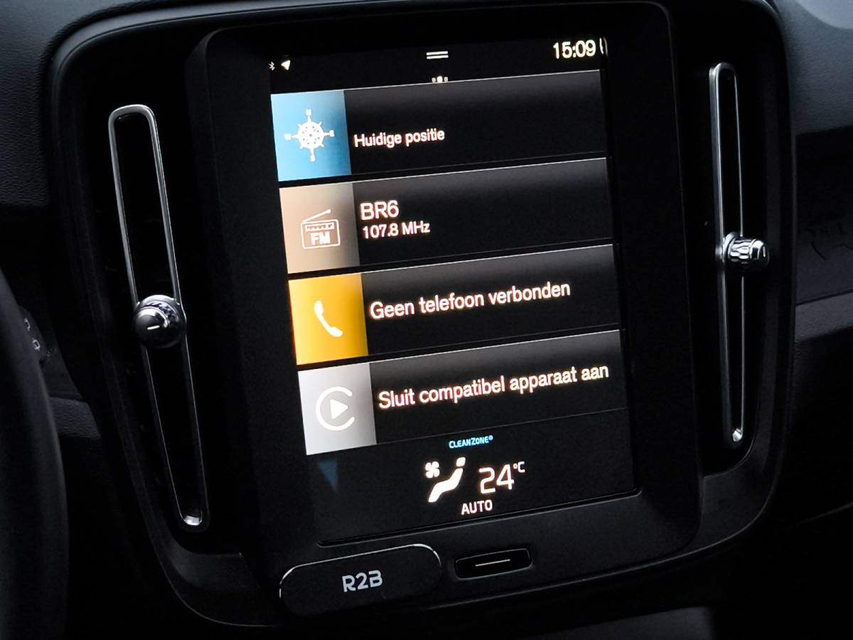 Volvo XC40 Volvo XC40 1.5 T2 Momentum Core 1e-Eig. & Dealer-Onderh. BOVAG-Garantie. NL-Auto.