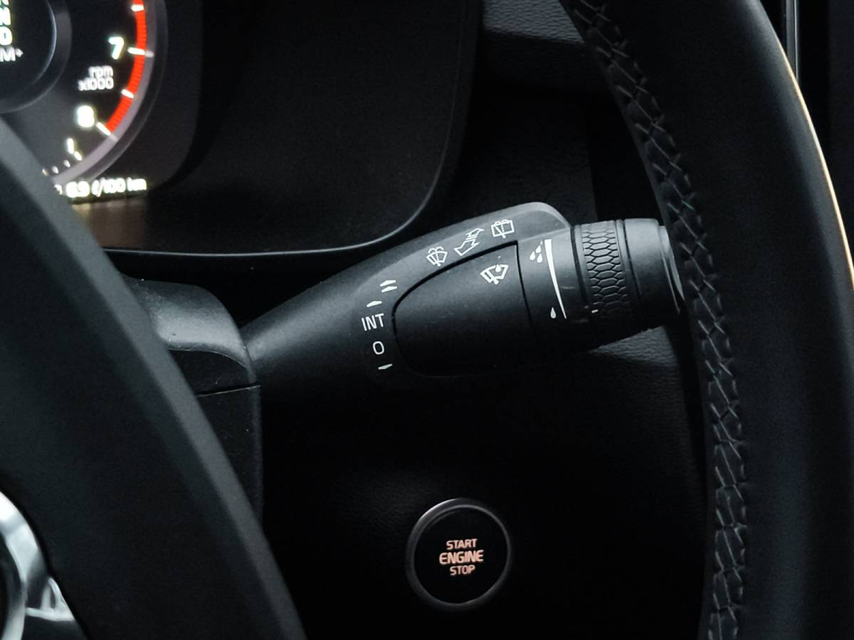 Volvo XC40 Volvo XC40 1.5 T2 Momentum Core 1e-Eig. & Dealer-Onderh. BOVAG-Garantie. NL-Auto.