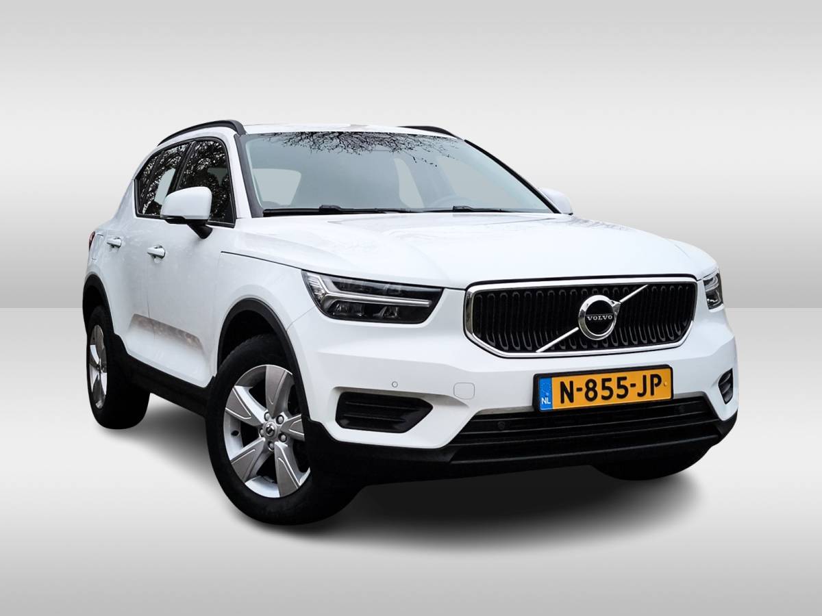 Volvo XC40 Volvo XC40 1.5 T2 Momentum Core 1e-Eig. & Dealer-Onderh. BOVAG-Garantie. NL-Auto.