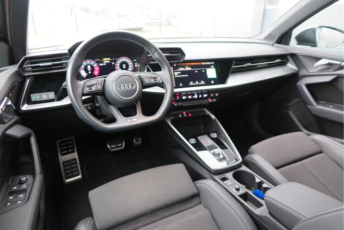 Audi A3 Audi A3 Limousine 35 TFSI  150pk S-Tronic 2x S-Line Edition Virtual cockpit, Stoelverwarming, Privacy glass, DAB+ , Carplay , etc. .