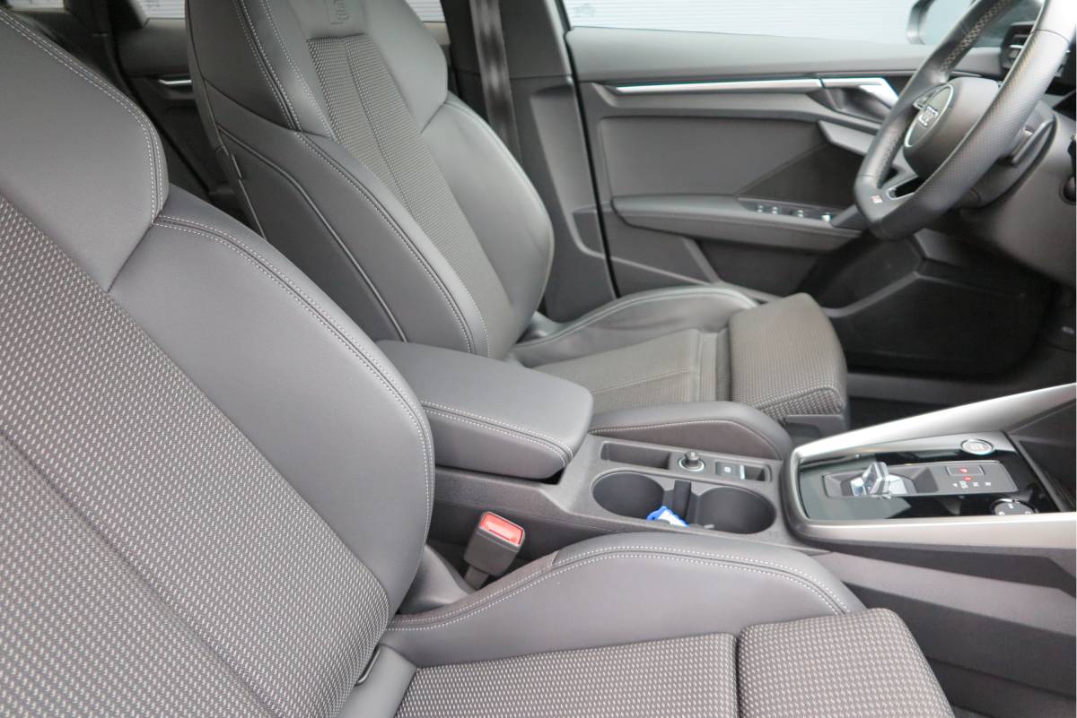 Audi A3 Audi A3 Limousine 35 TFSI  150pk S-Tronic 2x S-Line Edition Virtual cockpit, Stoelverwarming, Privacy glass, DAB+ , Carplay , etc. .