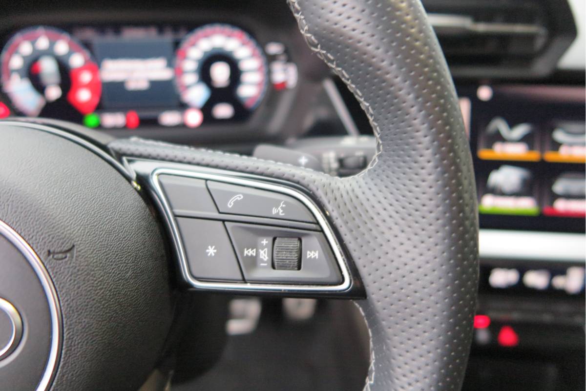 Audi A3 Audi A3 Limousine 35 TFSI  150pk S-Tronic 2x S-Line Edition Virtual cockpit, Stoelverwarming, Privacy glass, DAB+ , Carplay , etc. .