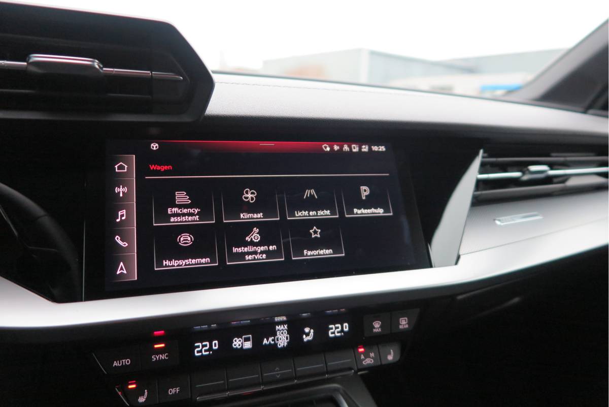 Audi A3 Audi A3 Limousine 35 TFSI  150pk S-Tronic 2x S-Line Edition Virtual cockpit, Stoelverwarming, Privacy glass, DAB+ , Carplay , etc. .