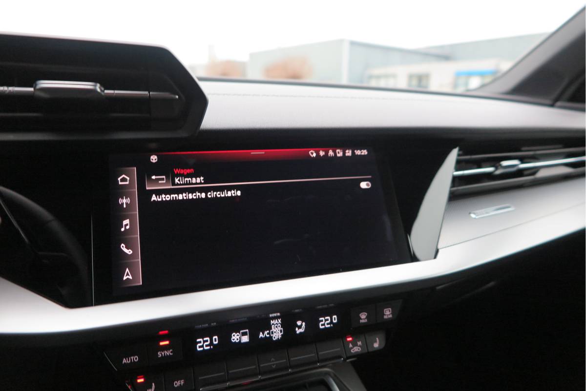 Audi A3 Audi A3 Limousine 35 TFSI  150pk S-Tronic 2x S-Line Edition Virtual cockpit, Stoelverwarming, Privacy glass, DAB+ , Carplay , etc. .