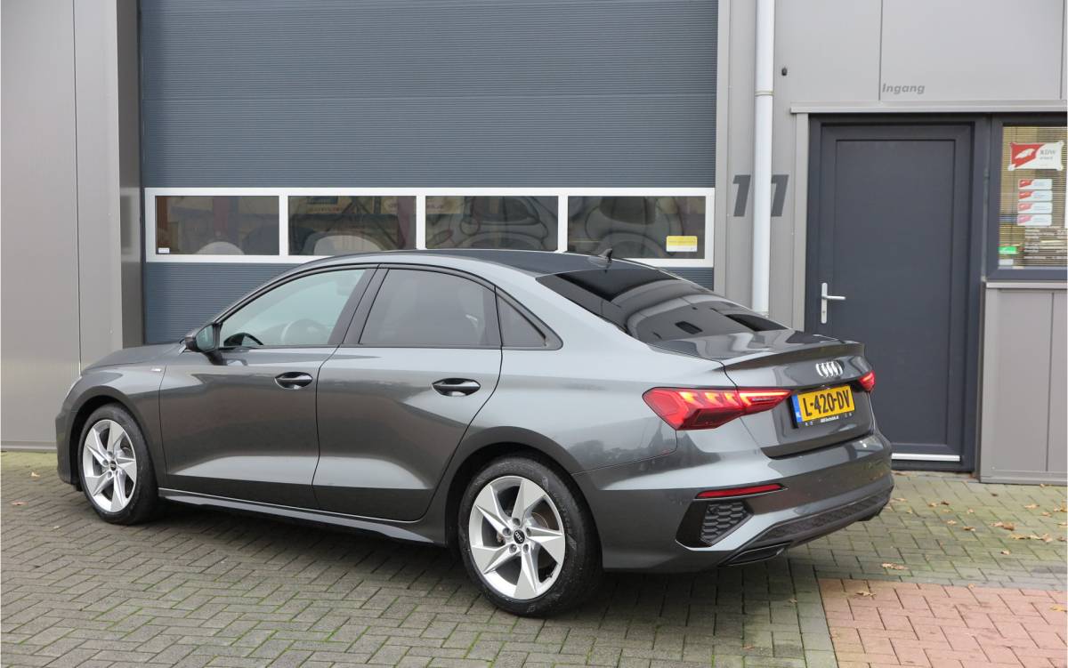 Audi A3 Audi A3 Limousine 35 TFSI  150pk S-Tronic 2x S-Line Edition Virtual cockpit, Stoelverwarming, Privacy glass, DAB+ , Carplay , etc. .