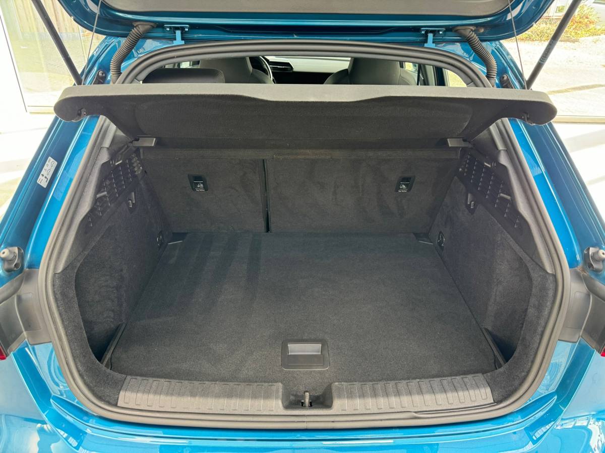 Audi A3 Audi A3 Sportback 35 TFSI Business edition Mild Hybride|Trekhaak afneembaar|Carplay|Navigatie|