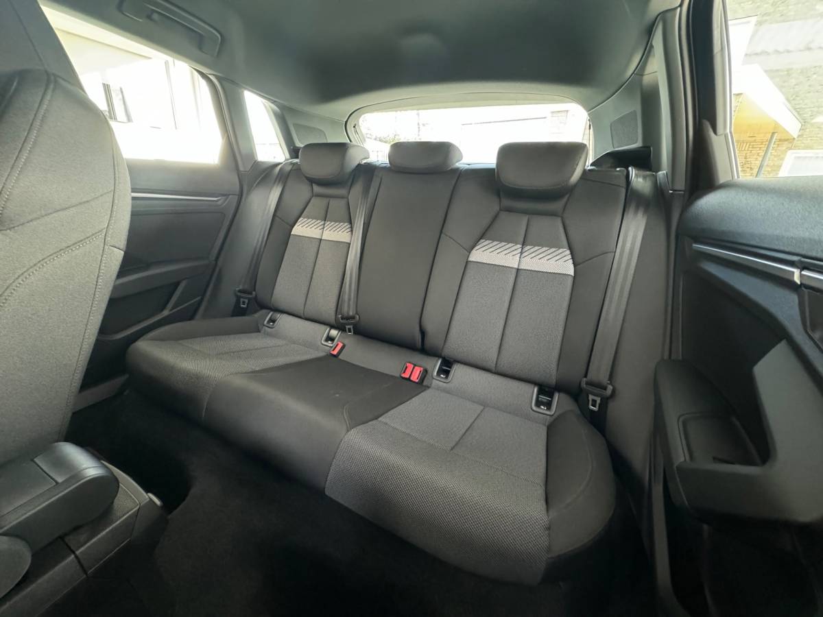 Audi A3 Audi A3 Sportback 35 TFSI Business edition Mild Hybride|Trekhaak afneembaar|Carplay|Navigatie|