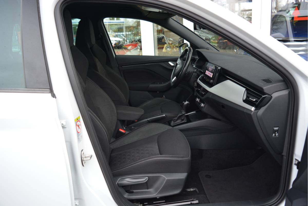 Škoda Kamiq ŠKODA Kamiq 1.0 116PK TSI Sport Business | Stoel VW | CarPlay | PDC | Orig. NL | NAP |