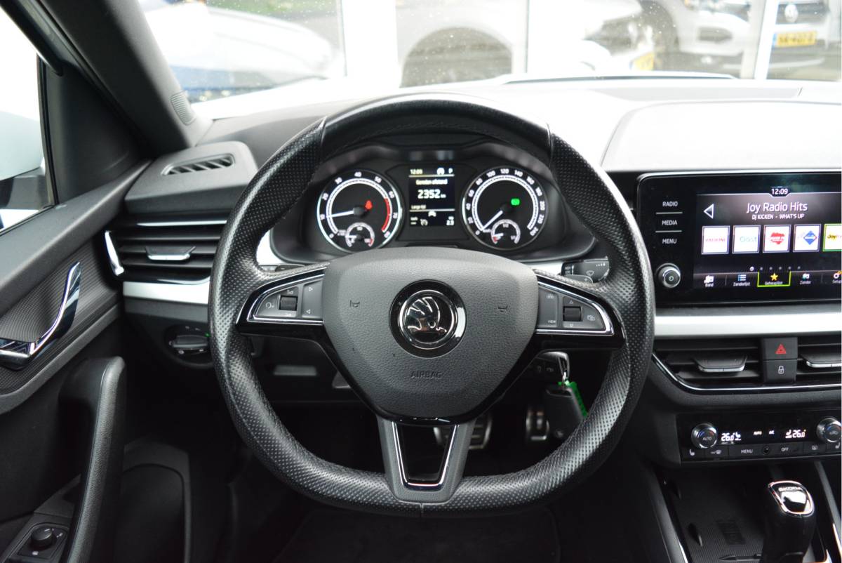 Škoda Kamiq ŠKODA Kamiq 1.0 116PK TSI Sport Business | Stoel VW | CarPlay | PDC | Orig. NL | NAP |