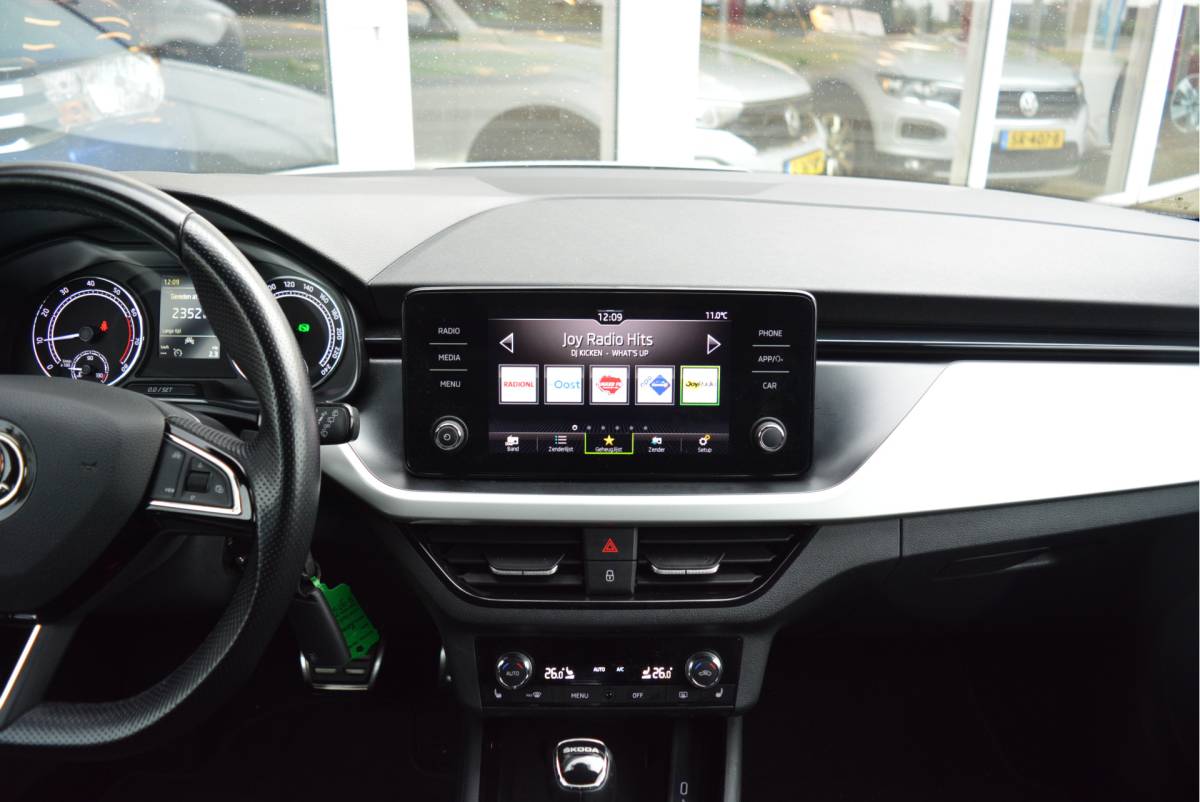 Škoda Kamiq ŠKODA Kamiq 1.0 116PK TSI Sport Business | Stoel VW | CarPlay | PDC | Orig. NL | NAP |
