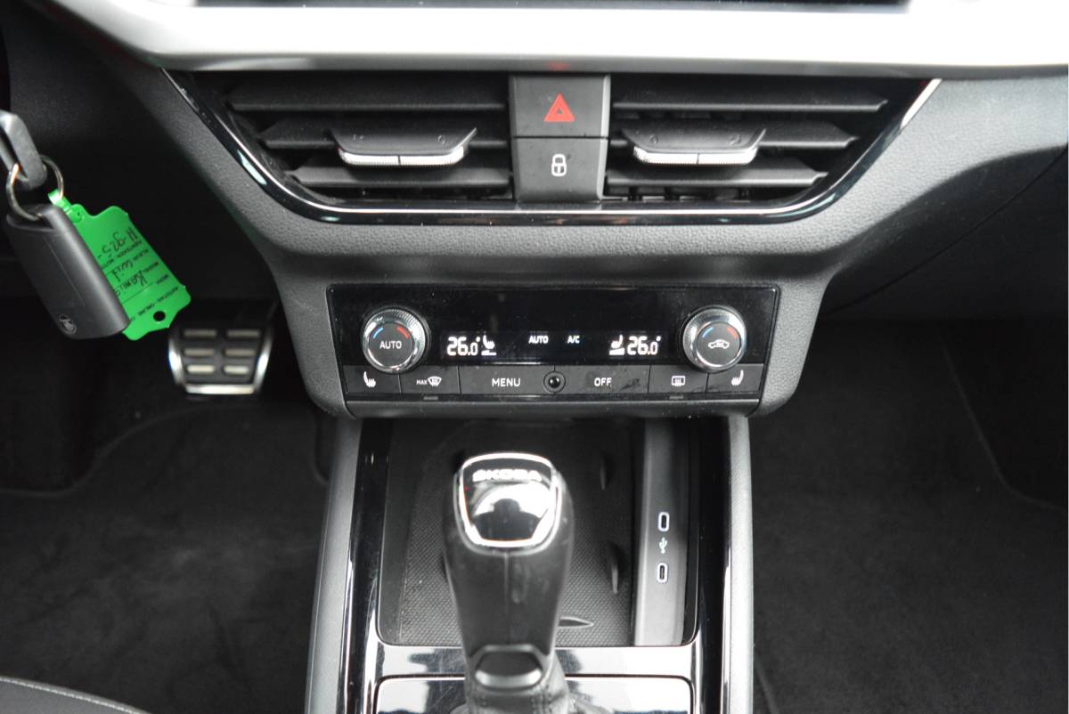 Škoda Kamiq ŠKODA Kamiq 1.0 116PK TSI Sport Business | Stoel VW | CarPlay | PDC | Orig. NL | NAP |