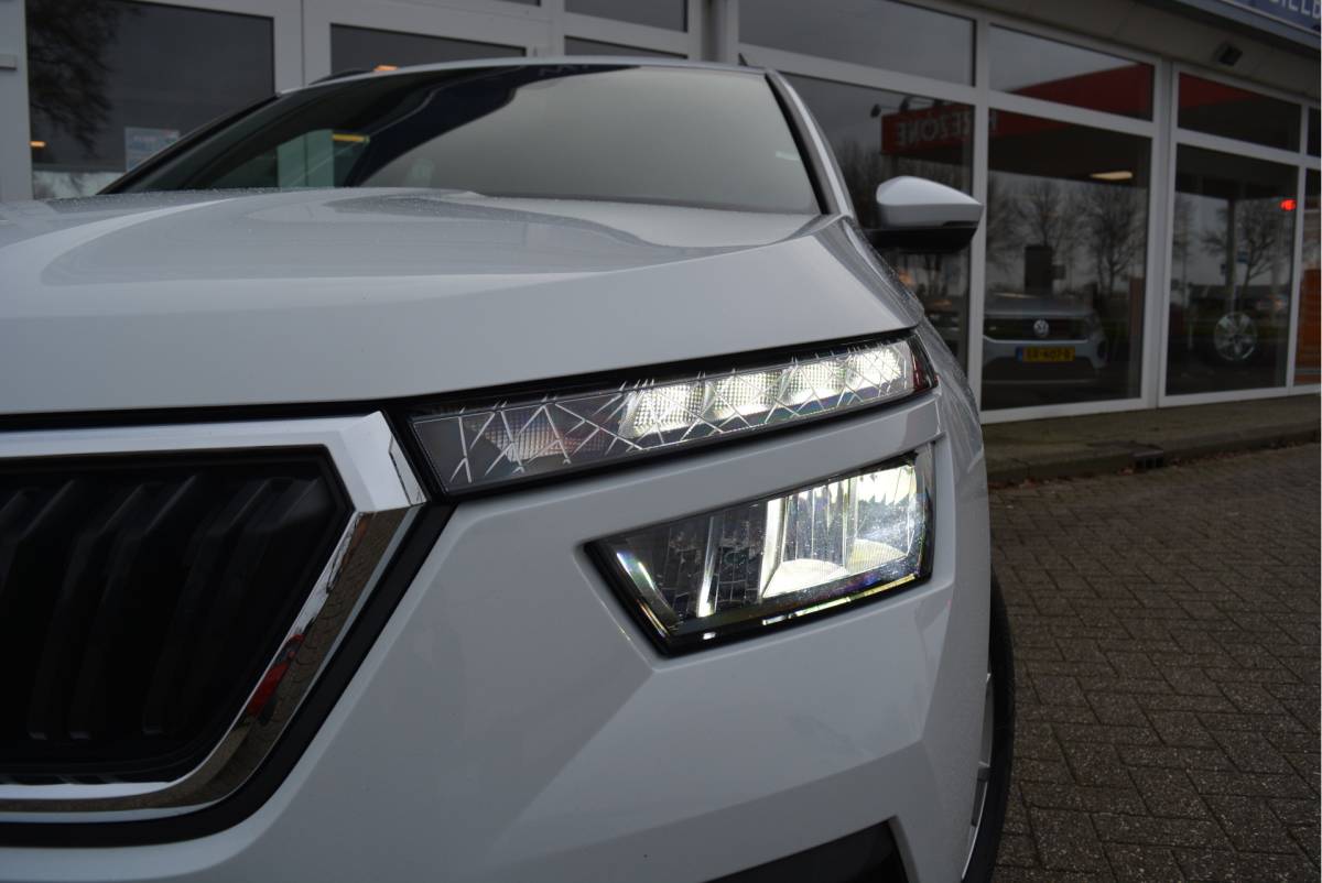 Škoda Kamiq ŠKODA Kamiq 1.0 116PK TSI Sport Business | Stoel VW | CarPlay | PDC | Orig. NL | NAP |