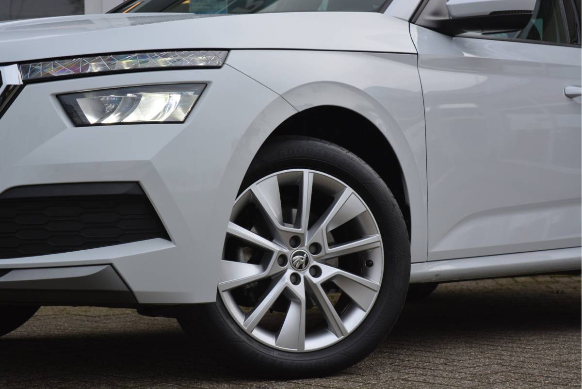 Škoda Kamiq ŠKODA Kamiq 1.0 116PK TSI Sport Business | Stoel VW | CarPlay | PDC | Orig. NL | NAP |