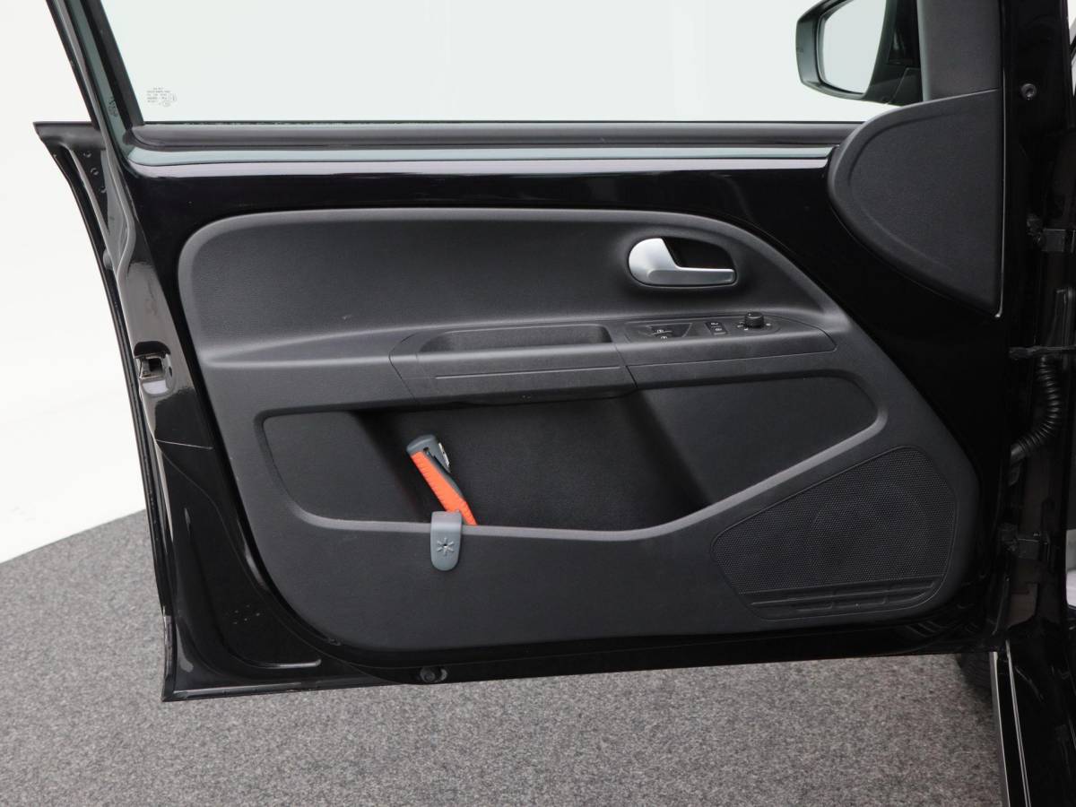 Volkswagen up! Volkswagen Up! 1.0 BMT move up! | Airco | Bluetooth | Elektrische Ramen