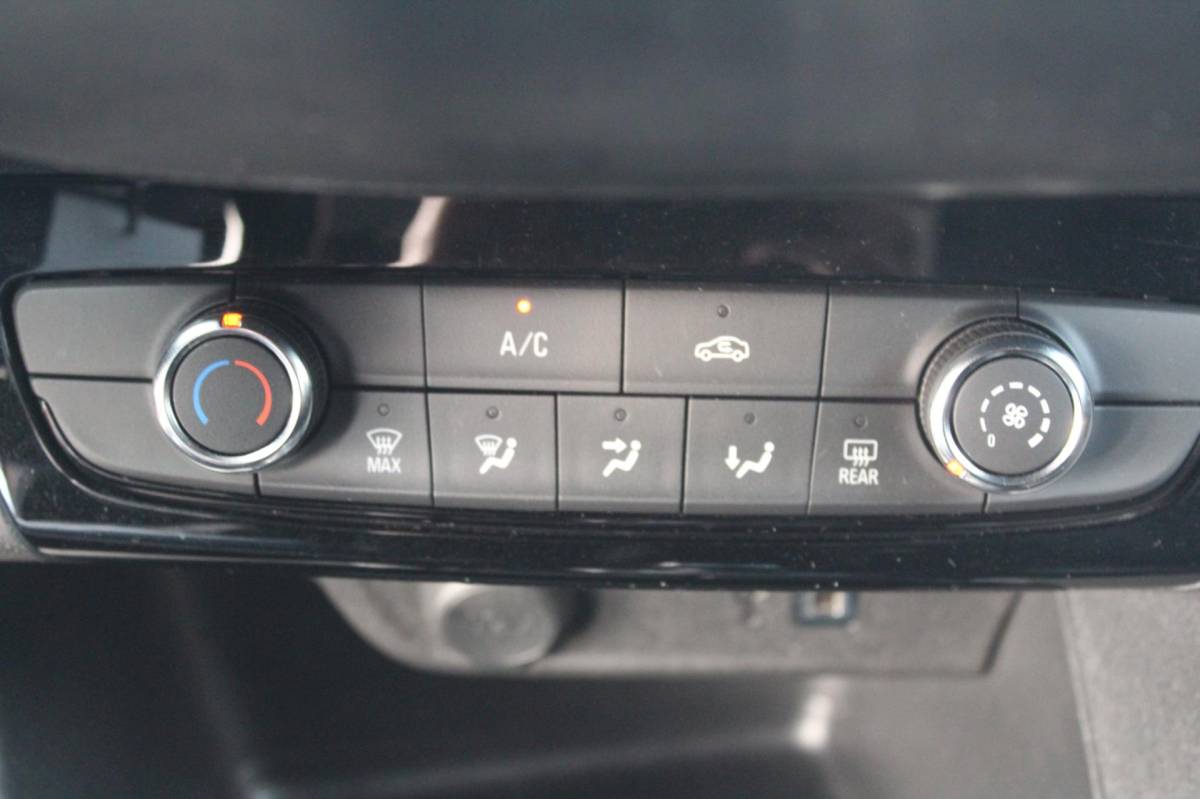 Opel Corsa Opel Corsa 1.2 Elegance 100PK Automaat | Airco | Lichtmetalen velgen | Airco