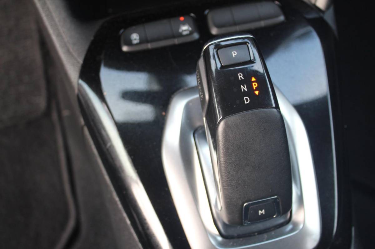 Opel Corsa Opel Corsa 1.2 Elegance 100PK Automaat | Airco | Lichtmetalen velgen | Airco