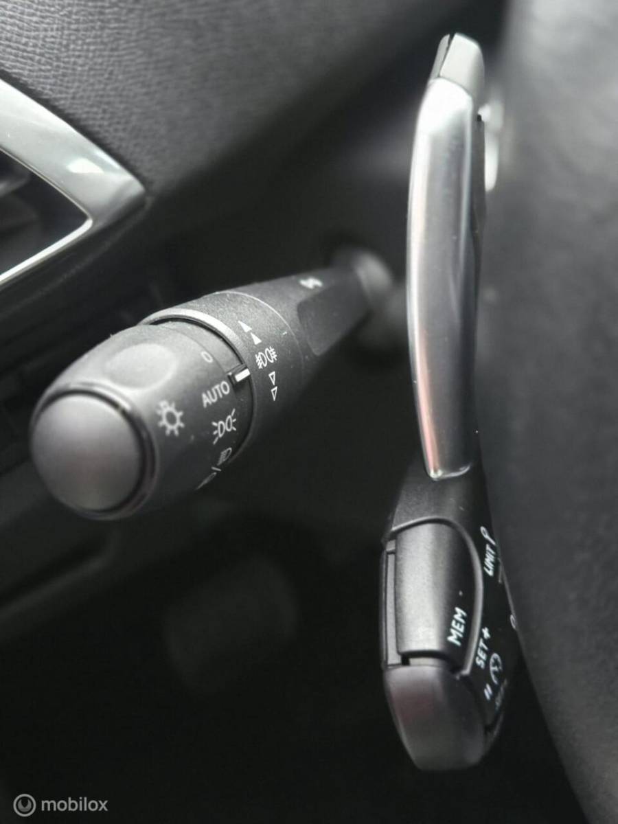 Peugeot 3008 Peugeot 3008 Aut.| LED | Navi | Camera | PDC | 6M Garantie
