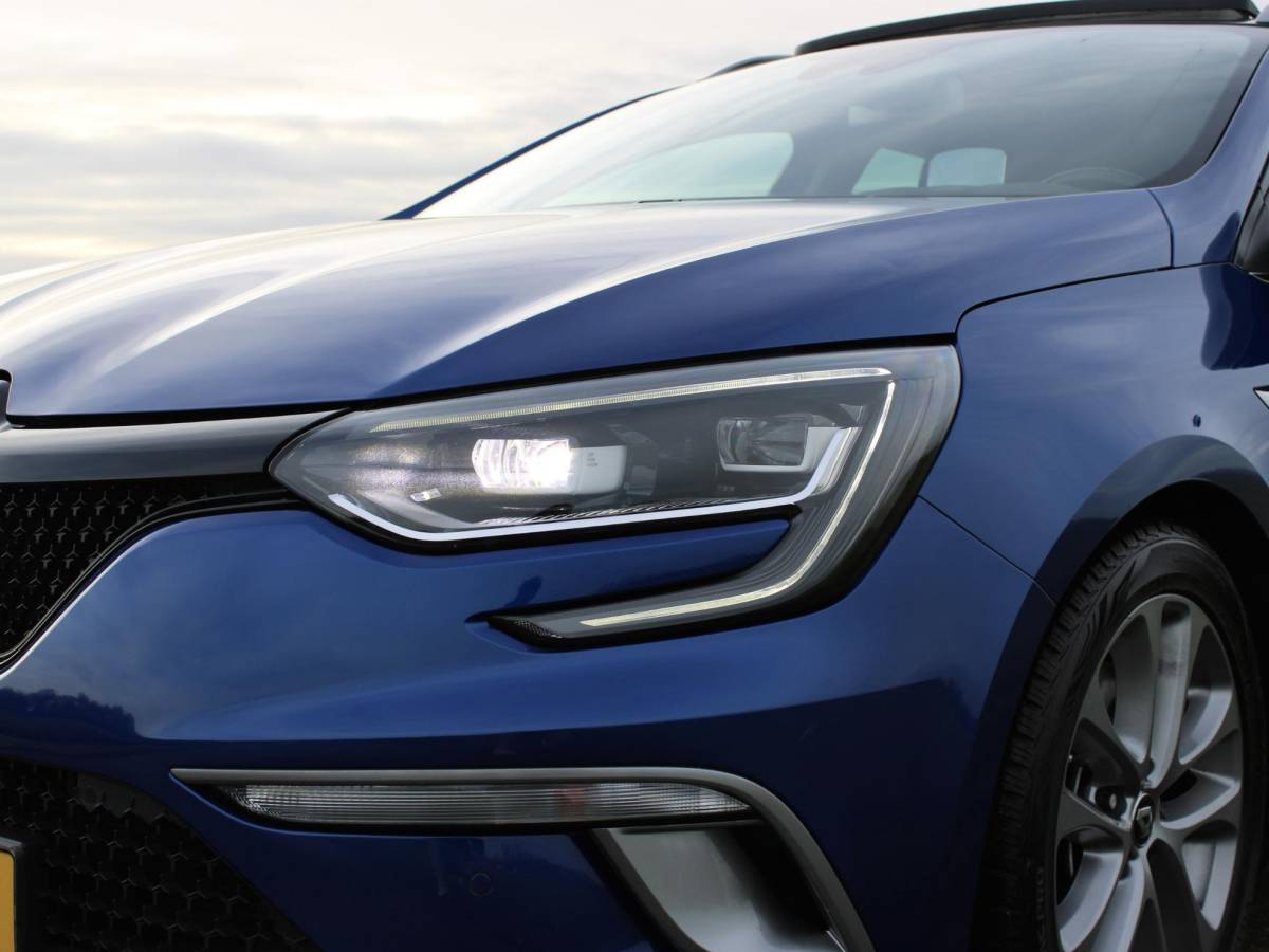 Renault Mégane Estate Renault Mégane Estate 1.6 TCe GT HUD LED 4 Control Pano