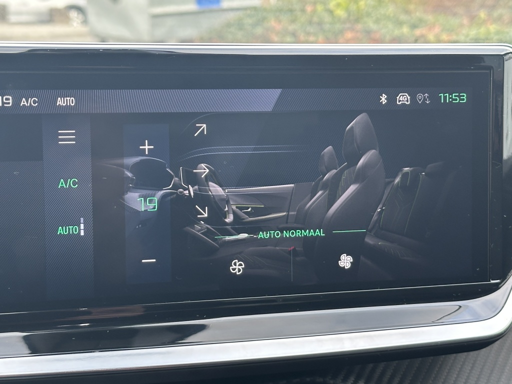 Peugeot 2008 Peugeot 2008 1.2 Allure | Parkeersensoren voor & achter |
