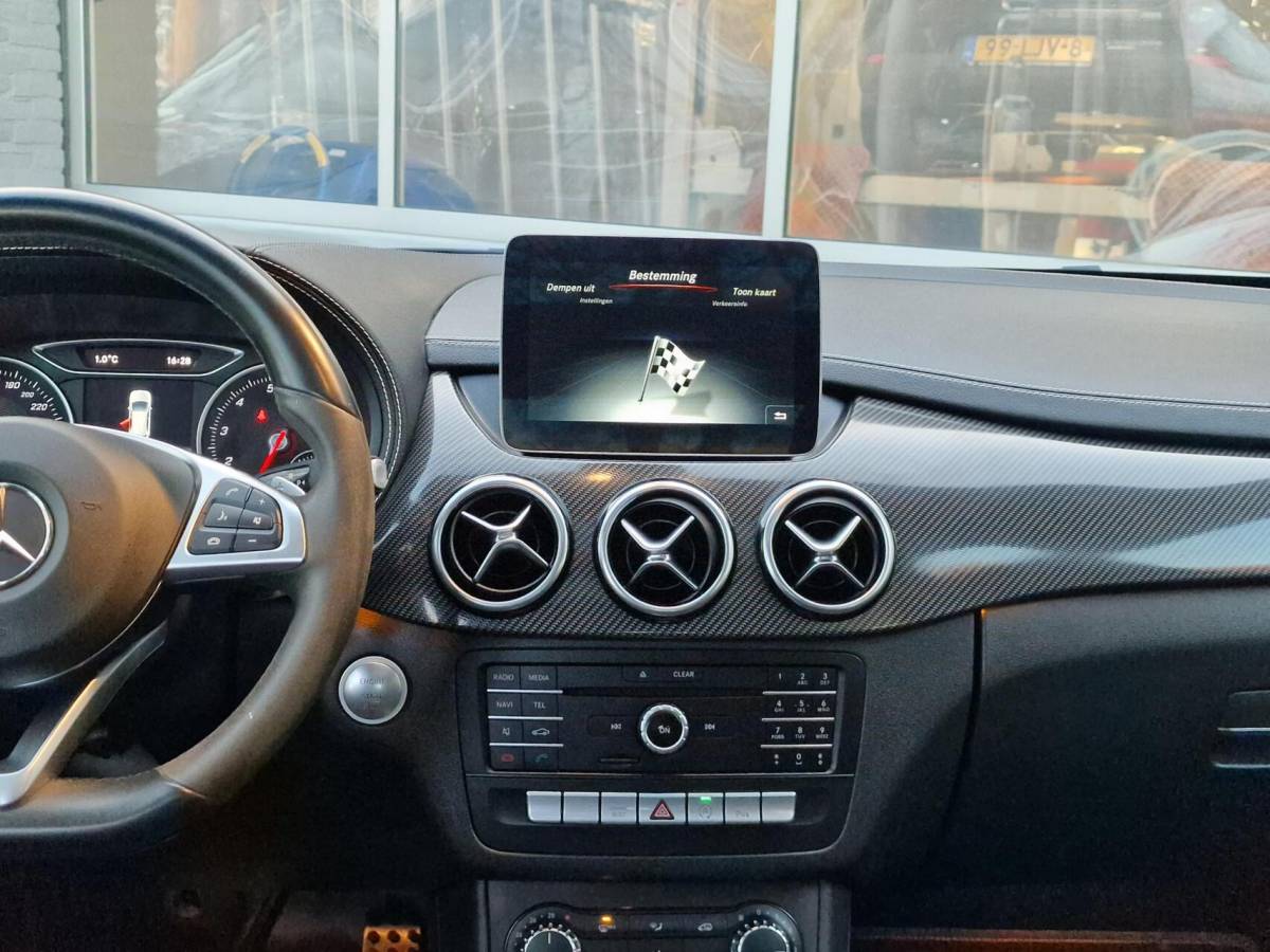 Mercedes-Benz B-Klasse Mercedes B-klasse 180 Business Solution AMG Upgrade Edition|Pano|Sfeer|Trekhaak|LED|50.904KM|Camera|