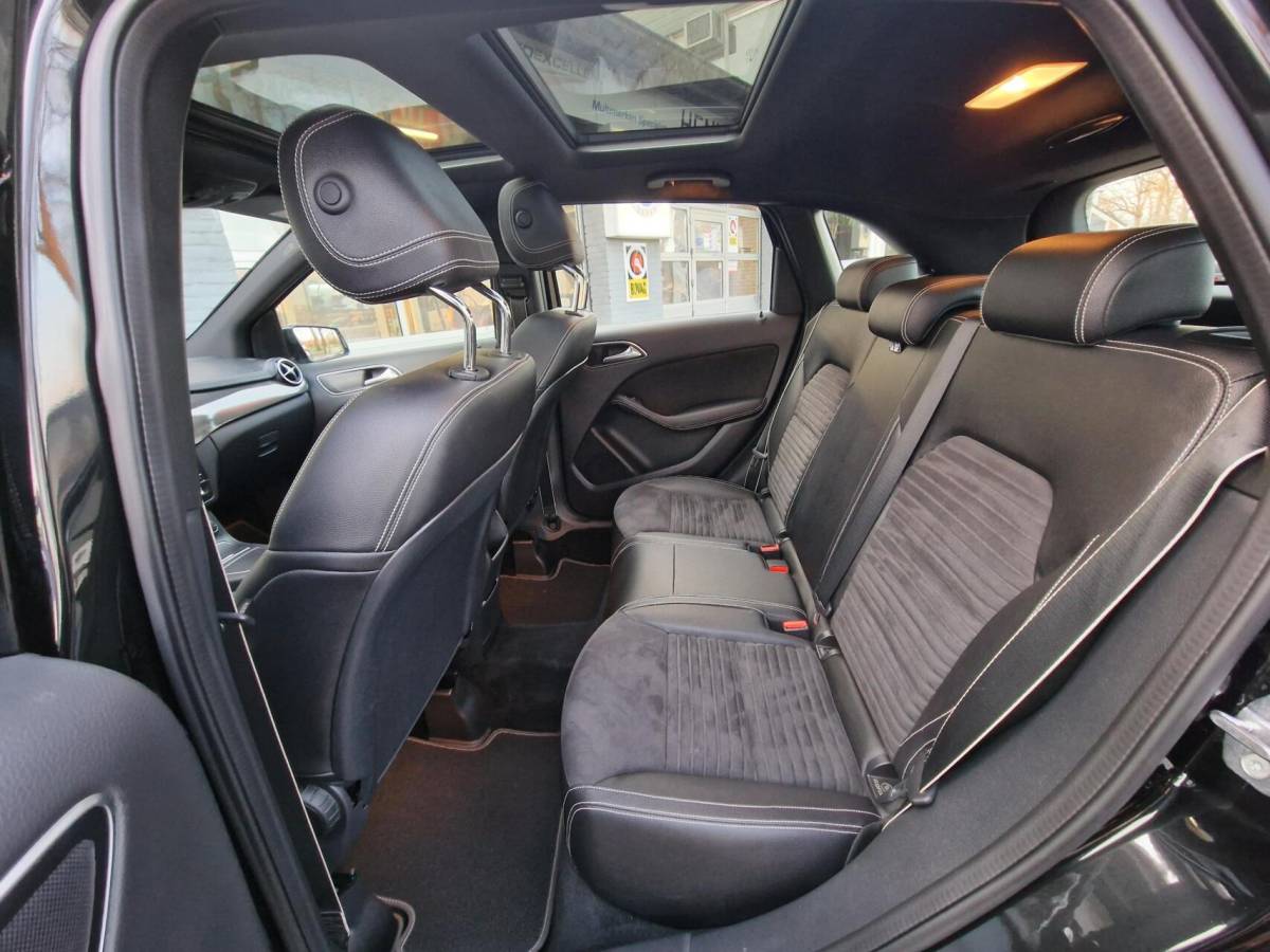 Mercedes-Benz B-Klasse Mercedes B-klasse 180 Business Solution AMG Upgrade Edition|Pano|Sfeer|Trekhaak|LED|50.904KM|Camera|