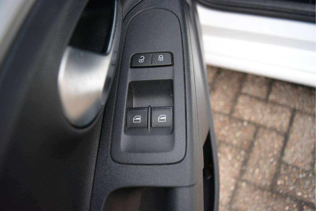 Volkswagen up! Volkswagen Up! 1.0 66PK Move Up! | Clima | Cruise | Camera | PDC |