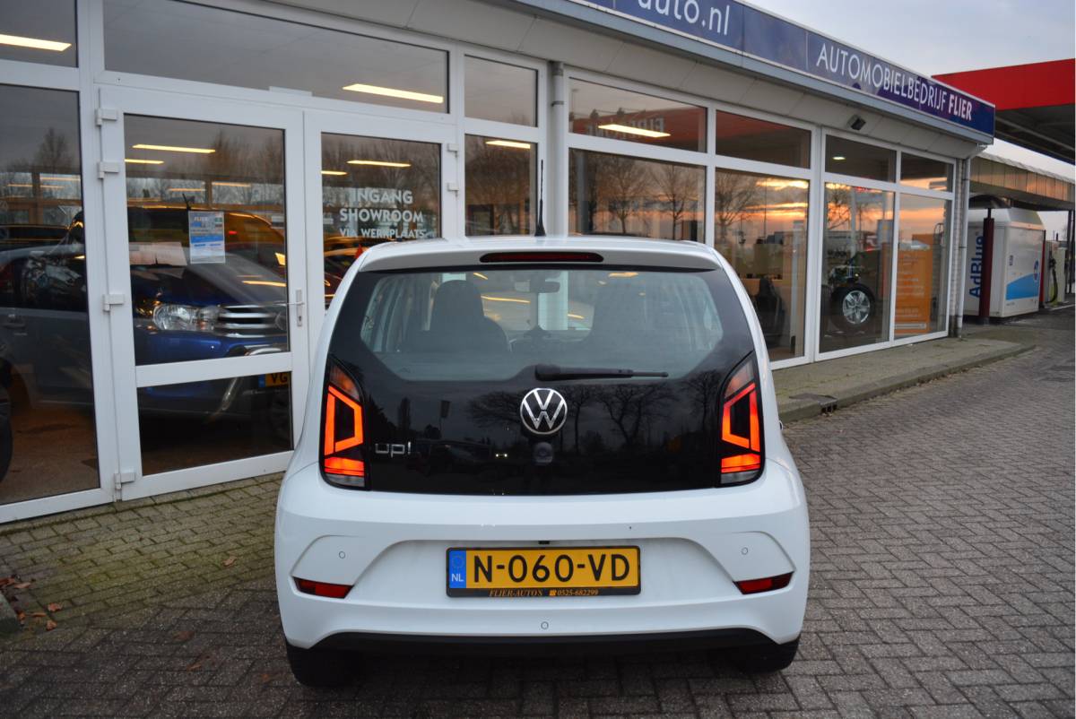 Volkswagen up! Volkswagen Up! 1.0 66PK Move Up! | Clima | Cruise | Camera | PDC |