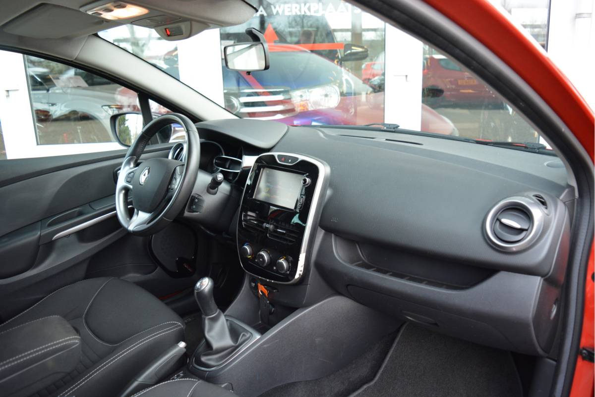 Renault Clio Renault Clio Estate 0.9 TCe Limited | Cruise | PDC | Orig. NL | NAP |
