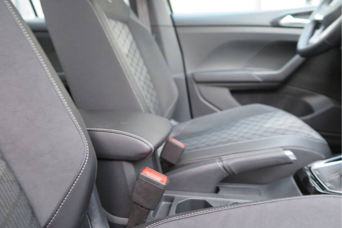 Volkswagen T-Cross Volkswagen T-Cross 1.0 TSI 116pk DSG R-Line, Virtual cockpit, Camera , Stoelverwarming, Navigatie , Led, LMV etc. (fabrieksgarantie t/m 01-2027)