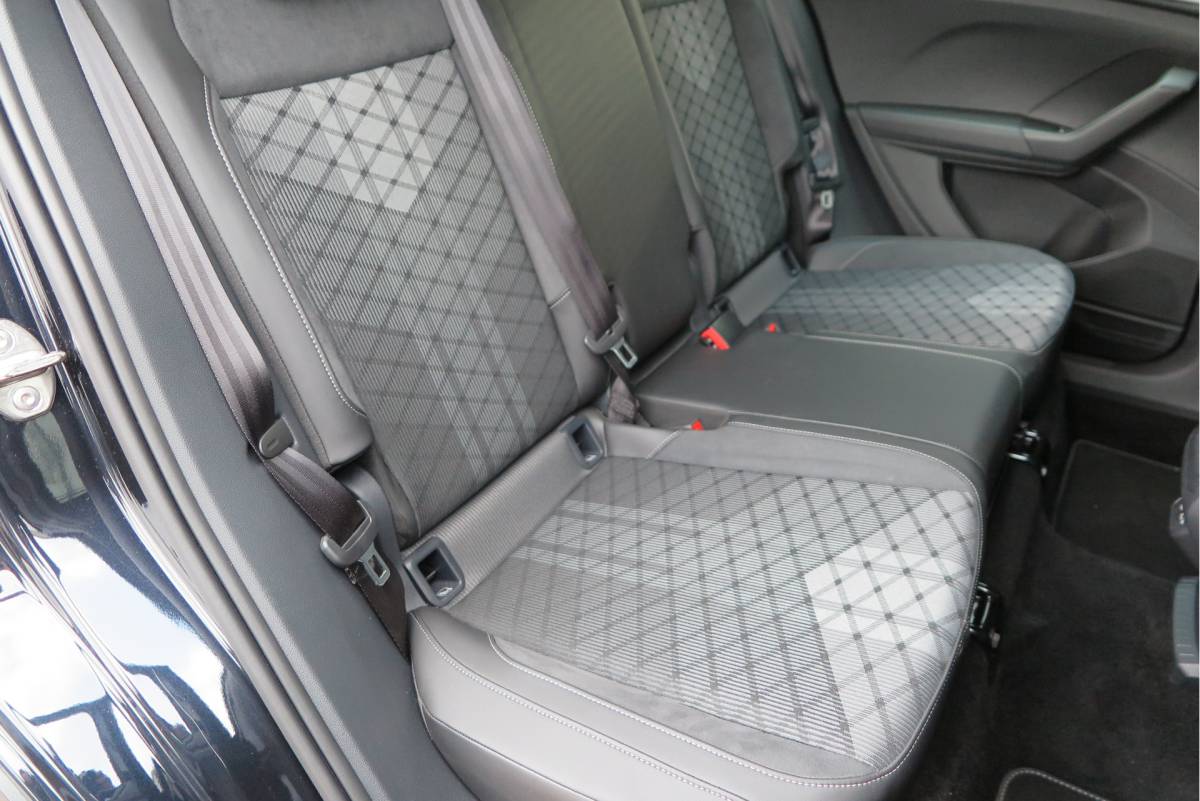 Volkswagen T-Cross Volkswagen T-Cross 1.0 TSI 116pk DSG R-Line, Virtual cockpit, Camera , Stoelverwarming, Navigatie , Led, LMV etc. (fabrieksgarantie t/m 01-2027)