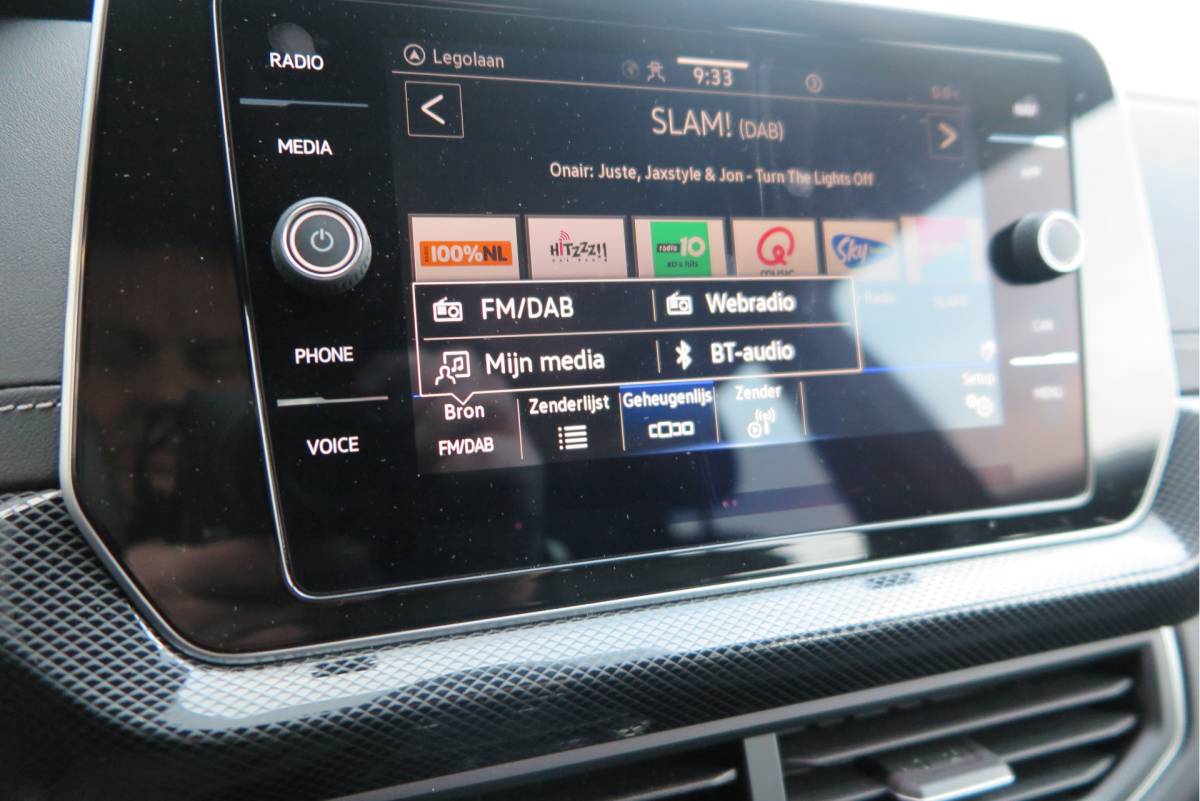 Volkswagen T-Cross Volkswagen T-Cross 1.0 TSI 116pk DSG R-Line, Virtual cockpit, Camera , Stoelverwarming, Navigatie , Led, LMV etc. (fabrieksgarantie t/m 01-2027)