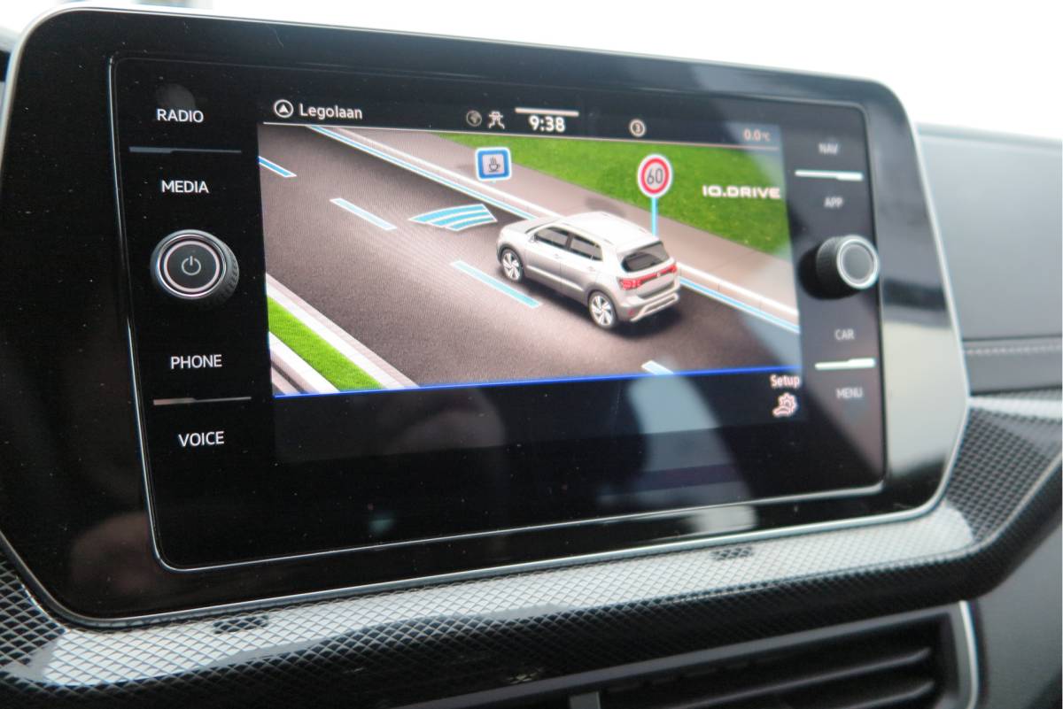 Volkswagen T-Cross Volkswagen T-Cross 1.0 TSI 116pk DSG R-Line, Virtual cockpit, Camera , Stoelverwarming, Navigatie , Led, LMV etc. (fabrieksgarantie t/m 01-2027)
