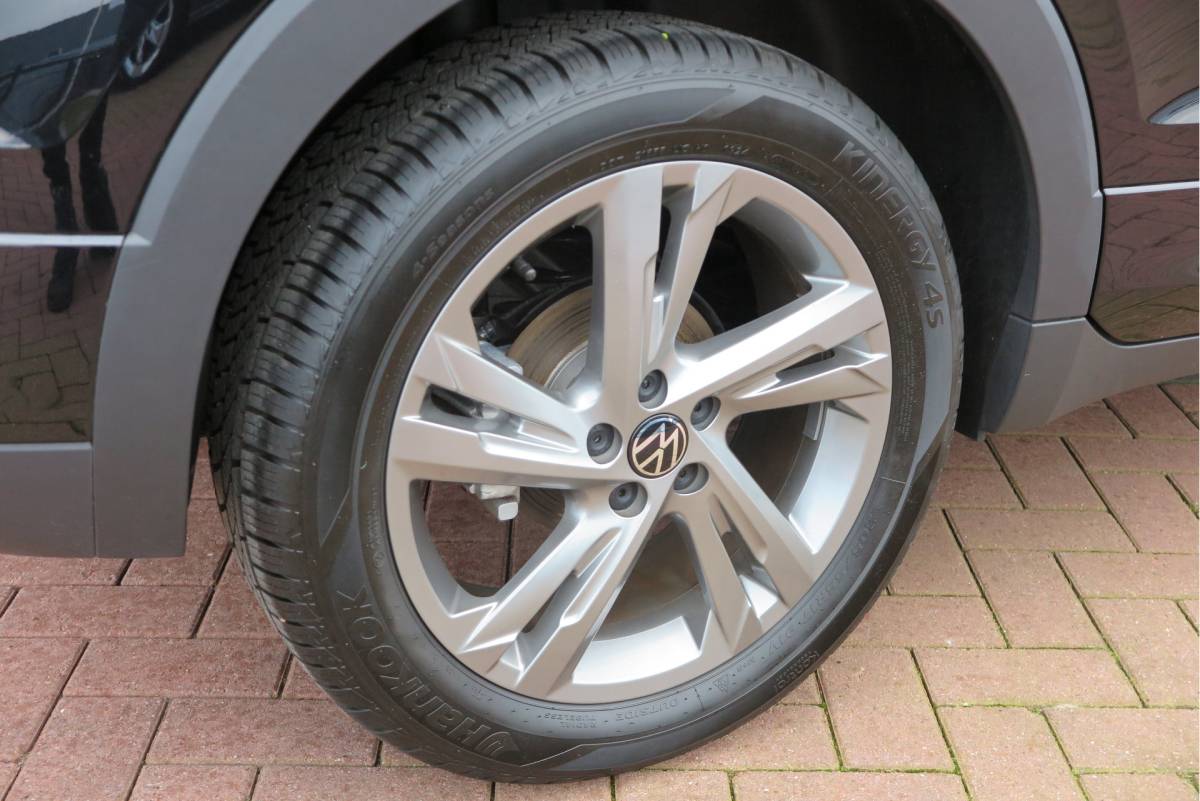 Volkswagen T-Cross Volkswagen T-Cross 1.0 TSI 116pk DSG R-Line, Virtual cockpit, Camera , Stoelverwarming, Navigatie , Led, LMV etc. (fabrieksgarantie t/m 01-2027)