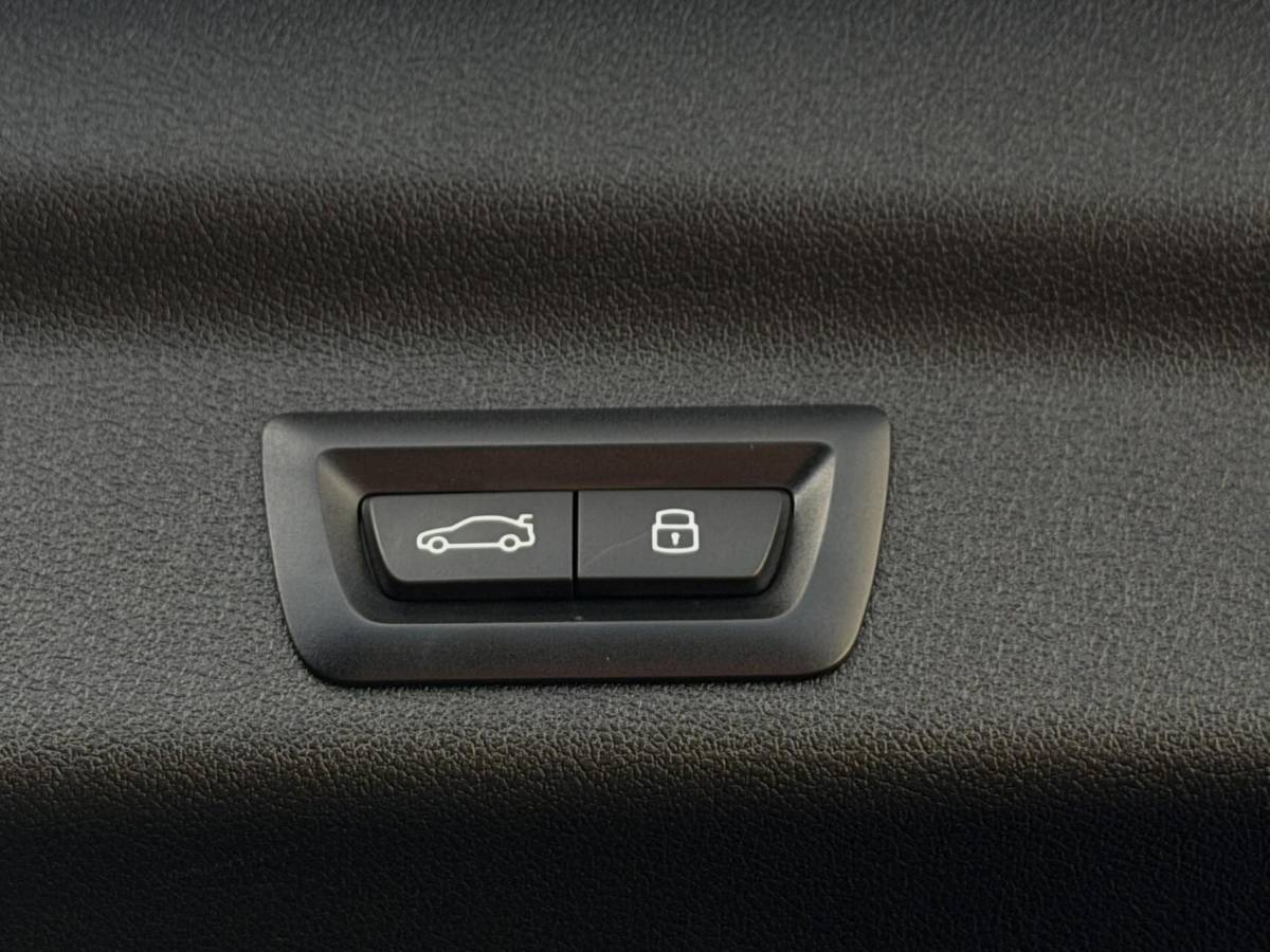 BMW X1 BMW X1 sDrive18i M-Sport| Leer| Trekhaak| Shadow| Keyless|