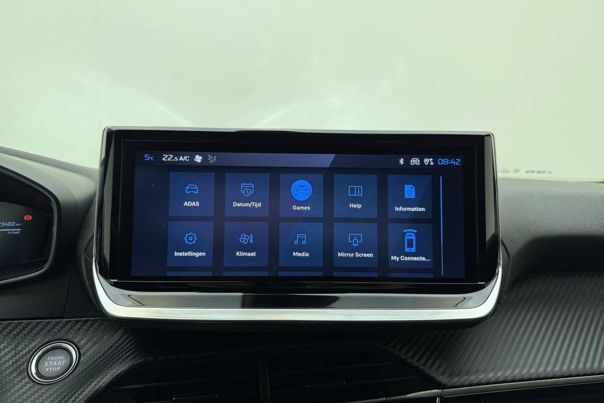 Peugeot 2008 Peugeot 2008 1.2 Hybrid 136 Allure | Achteruitrijcamera | Cruise control | keyless entry | Navigatie | Extra getint |