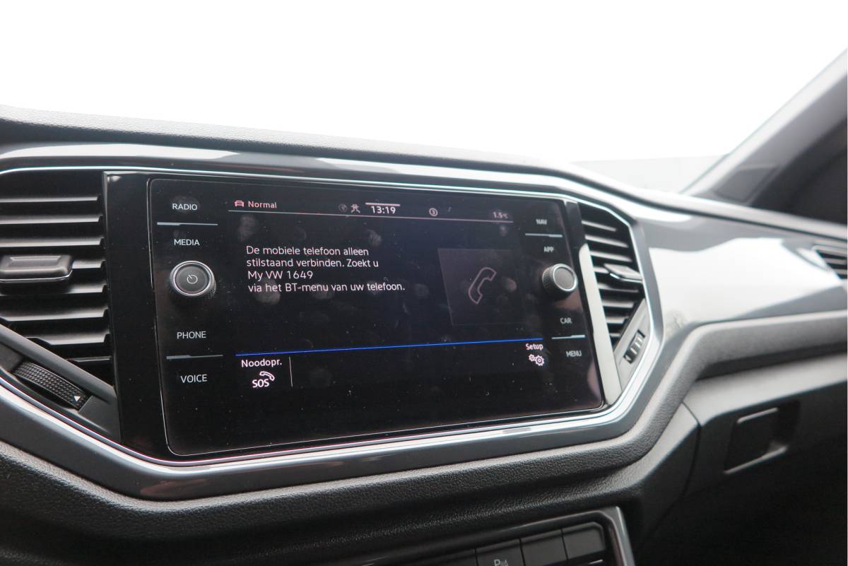 Volkswagen T-Roc Volkswagen T-Roc 1.5 TSI 150pk DSG  Business R-Line Sport Led, Camera , PDC , Virtual cockpit, Navi , Carplay, DAB+ Electr. achterklep