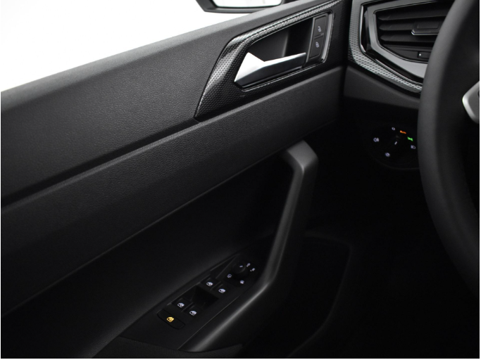 Volkswagen Polo Volkswagen Polo Life Edition 1.0 TSI 95 pK 5 versn. Hand · Achteruitrijcamera · regensensor · Voorraad OUTLET · Prijs is inclusief inruilpremie ·