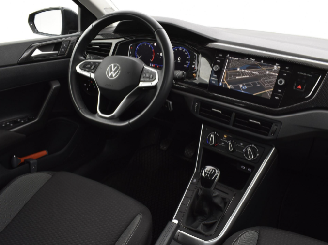 Volkswagen Polo Volkswagen Polo Life Edition 1.0 TSI 95 pK 5 versn. Hand · Achteruitrijcamera · regensensor · Voorraad OUTLET · Prijs is inclusief inruilpremie ·