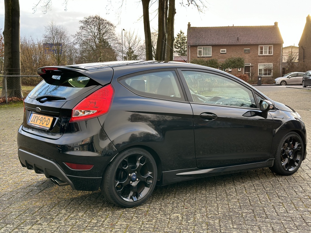 Ford Fiesta Ford Fiesta 1.6 Metal Facelift 135 PK *Leder*Clima*17 Inch Velgen*DIK!